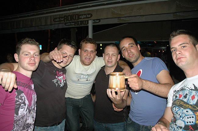 Ribarska festa zadarskih studenata u zagrebackom klubu Roko Ribarska festa zadarskih studenata u zagrebackom klubu Roko