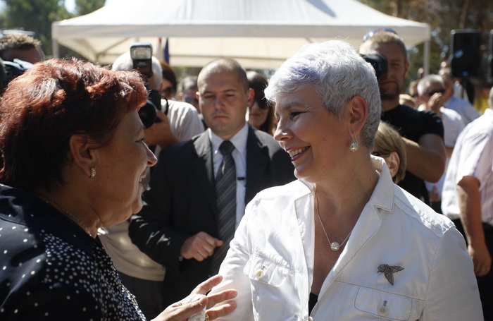 Zadar, 020810.
Jadranka Kosor polozila je kamen temeljac za zgradu u kojoj ce biti 65 stanova za hrvatske ratne vojne invalide. Gradiliste se nalazi u ulici Krste Odaka.
Foto: Jure Miskovic / CROPIX