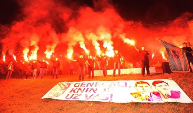 Bakljadom na Kninskoj tvrđavi proslavili rođendan generala Markača, foto-Cropix