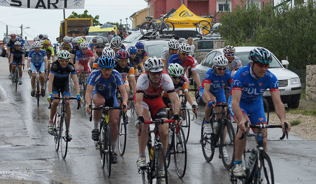 U organizaciji Biciklističkog kluba Zadar održana je po 55. put najdugovječnija zadarska cestovna biciklistička utrka “Velika Nagrada 1. Svibnja – Memorijal Damir Zdrilić”