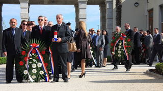 Dan županije: Polaganje vijenaca na Gradskom groblju Zadar Dan županije: Polaganje vijenaca na Gradskom groblju Zadar