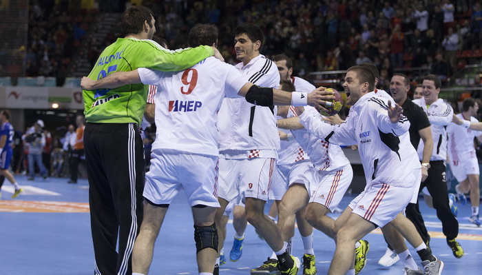 Zaragoza, Spanjolska, 230113.
Gradska dvorana Principe Felipe.
Svjetsko prvenstvo u rukometu za muskarce Spanjolska 2013.
Utakmica cetvrtfinala izmedju reprezentacija Hrvatske i Francuske.
Na fotografiji: slavlje hrvatskih igraca nakon pobjede.
Foto: Ante Zaragoza, Spanjolska, 230113.
Gradska dvorana Principe Felipe.
Svjetsko prvenstvo u rukometu za muskarce Spanjolska 2013.
Utakmica cetvrtfinala izmedju reprezentacija Hrvatske i Francuske.
Na fotografiji: slavlje hrvatskih igraca nakon pobjede.
Foto: Ante