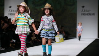 Zagreb, 300911.
Zagrebacki velesajam.
Modna revija Dove Fashion.hr proljece – ljeto 2012.
Na slici: revija Zigman za Bambi.
Foto: Biljana Gaurina / CROPIX Zagreb, 300911.
Zagrebacki velesajam.
Modna revija Dove Fashion.hr proljece – ljeto 2012.
Na slici: revija Zigman za Bambi.
Foto: Biljana Gaurina / CROPIX