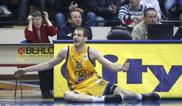 Zagreb, 300111.
Dvorana Drazen Petrovic.
Kosarkaska utakmica NLB lige izmedju klubova KK Zagreb i KK Partizan.
Na slici: Luka Zoric.
Foto: Goran Mehkek / Cropix