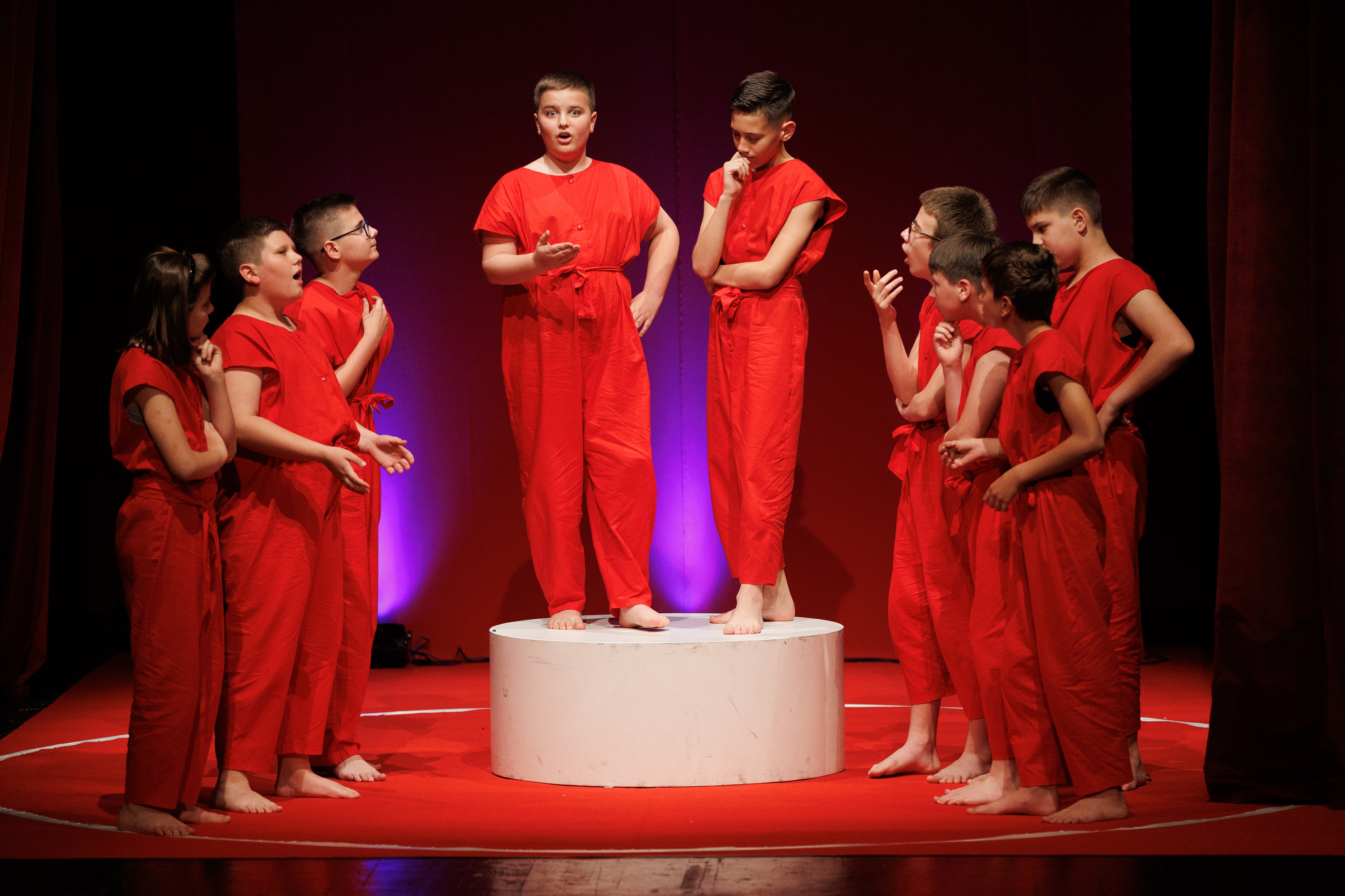 Igrajmo se: Zabranjeno mlađima od 15 strana A