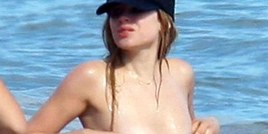 Avril Lavigne ( Tportal.hr) Avril Lavigne ( Tportal.hr)