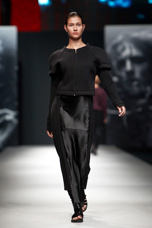 Jučer je završeno izdanje Cro A Porter-a @ LAUBA na kojem su svoje kolekcije predstavili: Ivona Martinko, Jelena Aleksić, Etna Maar, SPIRIT by T.B./ Tomislav Bahorić Jučer je završeno izdanje Cro A Porter-a @ LAUBA na kojem su svoje kolekcije predstavili: Ivona Martinko, Jelena Aleksić, Etna Maar, SPIRIT by T.B./ Tomislav Bahorić