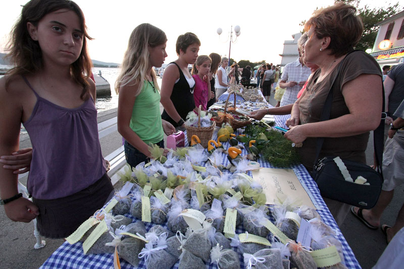 Biograd: Večer starih zanata i rukotvorina (foto: Marin Gospić)