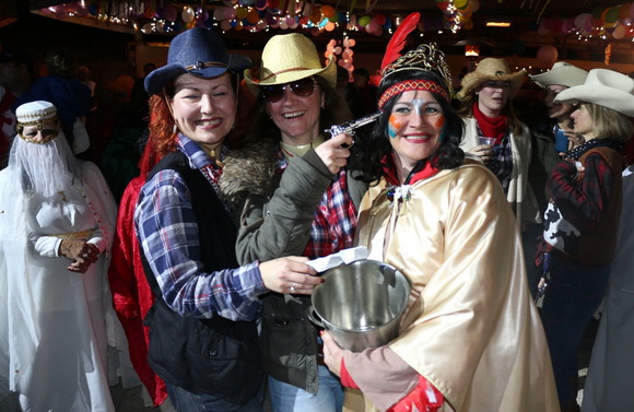 Virski karneval & maškare: Plesna maškarana fešta uz Jasmina Stavrosa