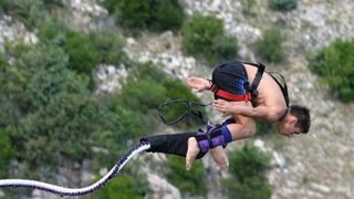 28.6.2014., Maslenica – Gimnasticar Marijo Moznik otvorio je sezonu bungee skokova s Maslenickog mosta. On je izveo dvostruki salto s uronom u more. Photo: Dino Stanin/PIXSELL