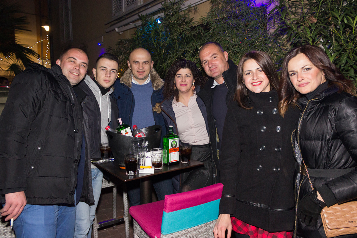 Doček 2017: Najluđa noć na zadarskom Poluotoku privukla više tisuća Zadrana i gostiju Doček 2017: Najluđa noć na zadarskom Poluotoku privukla više tisuća Zadrana i gostiju