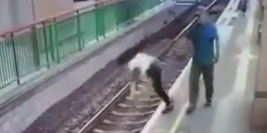 Ničim izazvan hladno gurnuo ženu s perona na tračnice Ničim izazvan hladno gurnuo ženu s perona na tračnice