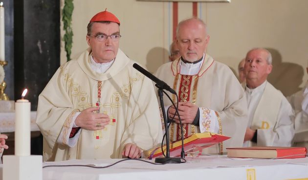 Na gradskom groblju Mirogoj, na svetkovinu Svih svetih, u crkvi Krista Kralja euharistijsko slavlje predvodio je zagrebacki nadbiskup kardinal Josip Bozanic, a pjevao je zbor zupe sv. Nikole Tavelica – Kustosija.