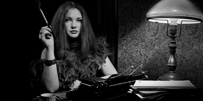 Žena, cigarete, pisanje