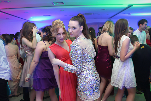 Maturalna večer gimnazije jurja barakovića (foto:Saša Čuka) Maturalna večer gimnazije jurja barakovića (foto:Saša Čuka)