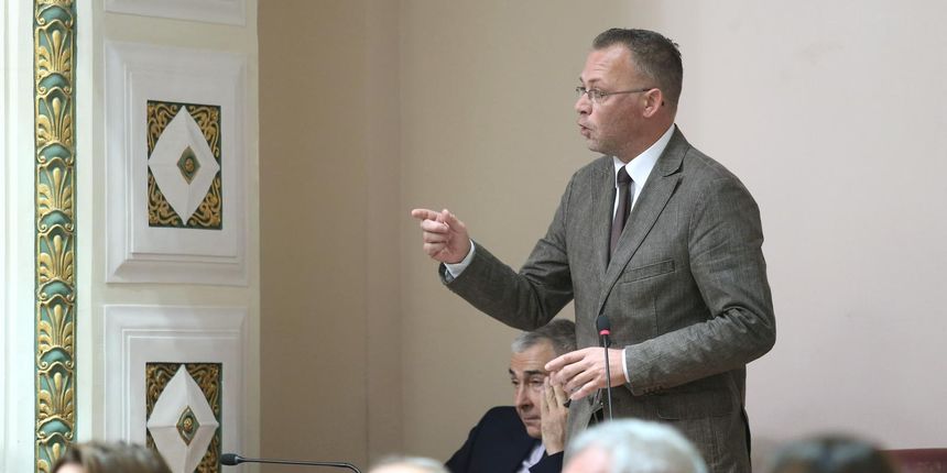 Aktualnim prijepodnevom pocela je sjednica Hrvatskog sabora. Zlatko Hasanbegovic.