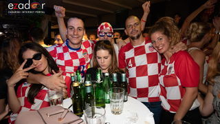Čudesna noć: Velika fešta ulicama Zadra nakon plasmana Vatrenih u finale SP Čudesna noć: Velika fešta ulicama Zadra nakon plasmana Vatrenih u finale SP