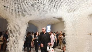 Na 16. Venecijanskom bijenalu otvoren Hrvatski paviljon s instalacijom Oblak Pergola Na 16. Venecijanskom bijenalu otvoren Hrvatski paviljon s instalacijom Oblak Pergola