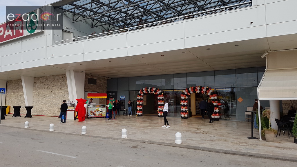 Trgovinski centar Supernova Zadar otvorio vrata kupcima Trgovinski centar Supernova Zadar otvorio vrata kupcima