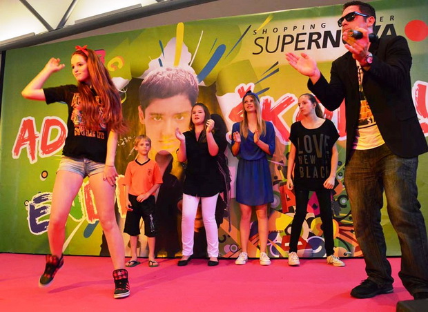 Supernova: Adio školo uz uručenje nagradnog automobila Audi A 1 i velike donacije u visini 50.000 kn HCK-u Supernova: Adio školo uz uručenje nagradnog automobila Audi A 1 i velike donacije u visini 50.000 kn HCK-u