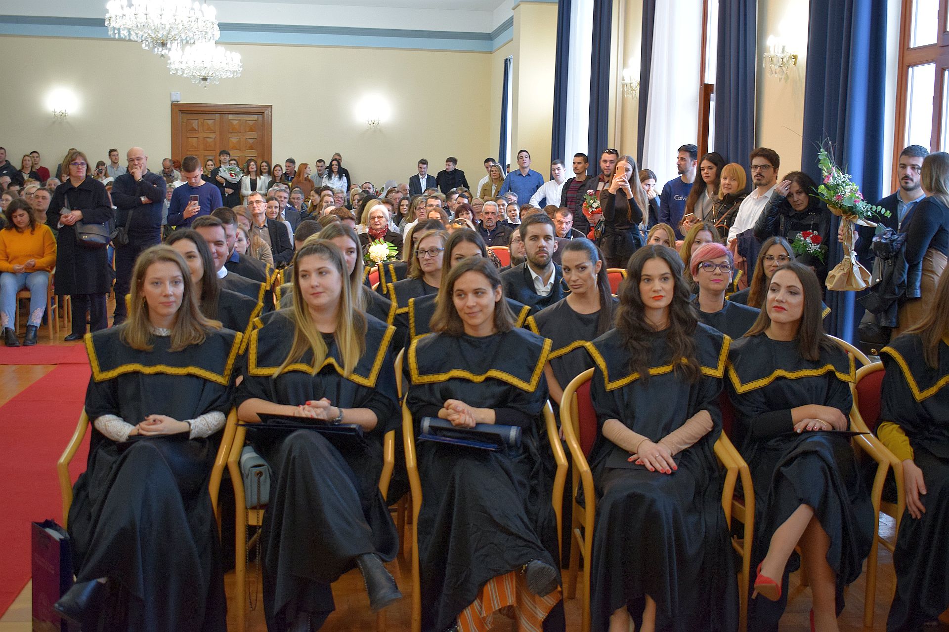 Na Sveučilištu u Zadru promovirano 160 magistrica i magistara Na Sveučilištu u Zadru promovirano 160 magistrica i magistara