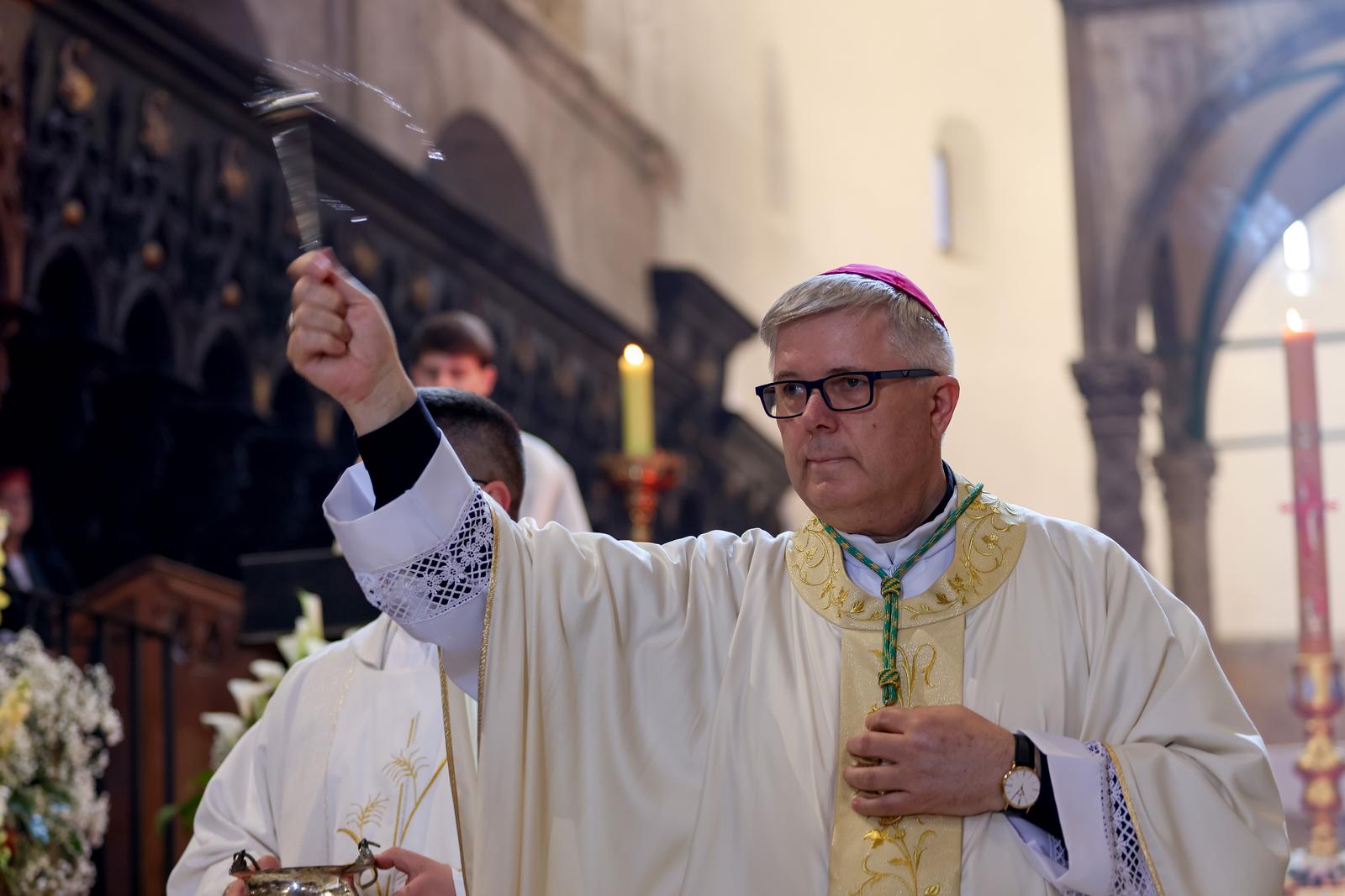 Uskršnja misa, katedrala Svete Stošije Uskršnja misa, katedrala Svete Stošije