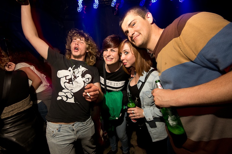 Nakon Porina, Goran Bare i Majke održali su slavljenički koncert u prepunoj Stereo dvorani u Rijeci.