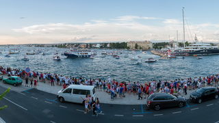 Zadar priredio čudesan doček svojim Vatrenim herojima (1)