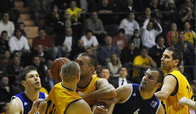 Split, 240312.Dvorana Gripe.Kosarkaska utakmica 2. kola A1 lige za prvaka 2012. Utakmica izmedju KK Split – KK Zadar.Na slici: detalj s utakmice.Foto: Nikola Vilic / CROPIX