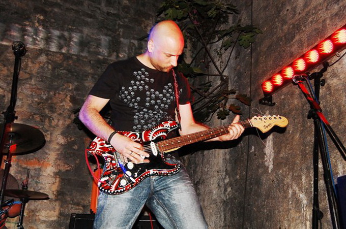 Gitarijada Za šaku metala 2012, foto: Tea Balog Gitarijada Za šaku metala 2012, foto: Tea Balog