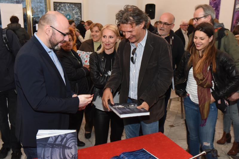 U Gradskoj loži predstavljena monografija “Legende svjetla” Jurice Gašpara U Gradskoj loži predstavljena monografija “Legende svjetla” Jurice Gašpara