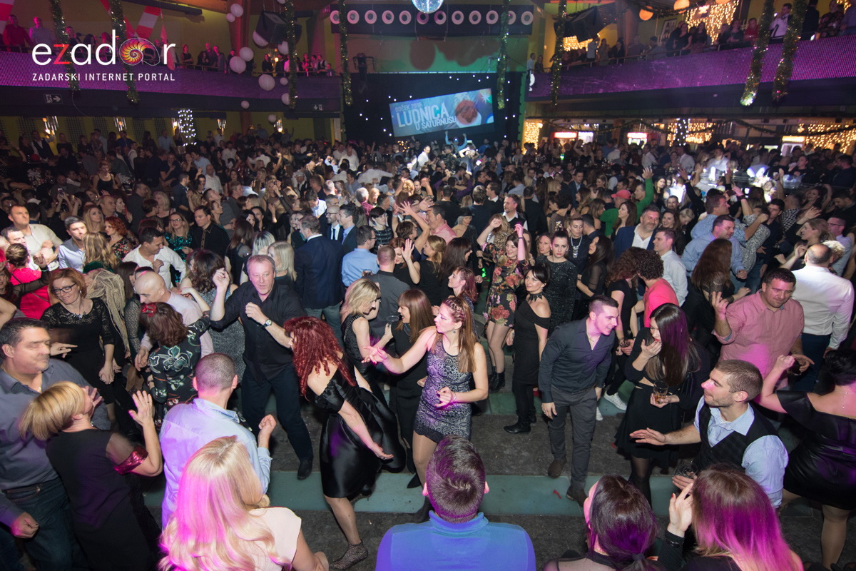 Ludnica u Saturnusu: Najbolji doček u svemiru i šire Ludnica u Saturnusu: Najbolji doček u svemiru i šire