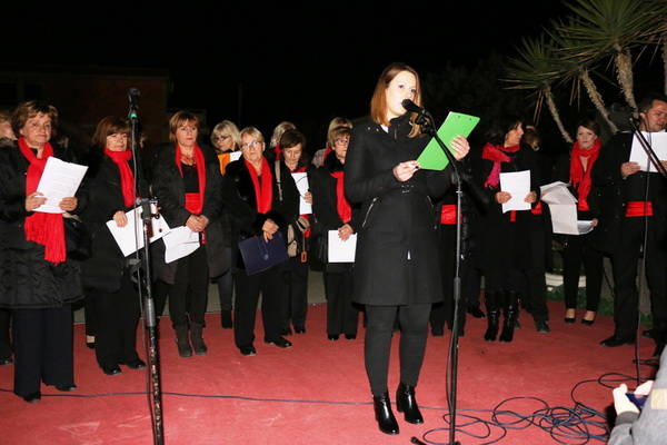 Paljenjem prve adventske svijeće i prigodnim zabavnim programom započela manifestacija Advent na otoku Viru