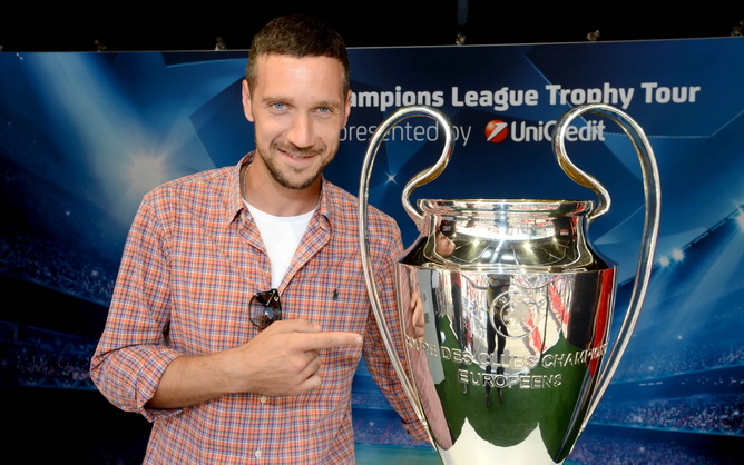 Tarik Filipović, Mila Horvat i Renata Sopek na predstavljanju trofeja Lige prvaka Tarik Filipović, Mila Horvat i Renata Sopek na predstavljanju trofeja Lige prvaka