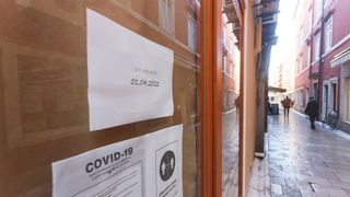 Zatvorene butige i poluprazan zadarski Poluotok Zatvorene butige i poluprazan zadarski Poluotok