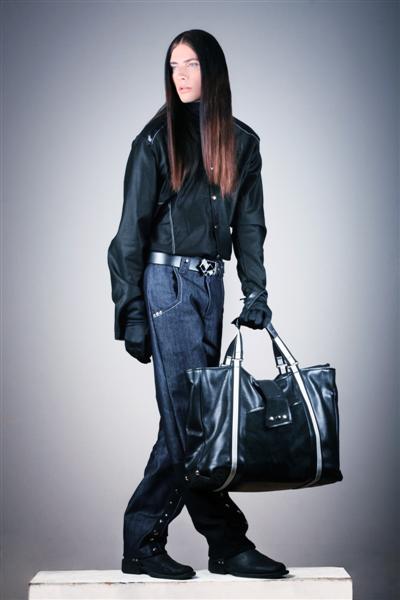 Modni Ormar 2008; dizajner Stjepan Cuka; foto Jelena Balić Modni Ormar 2008; dizajner Stjepan Cuka; foto Jelena Balić