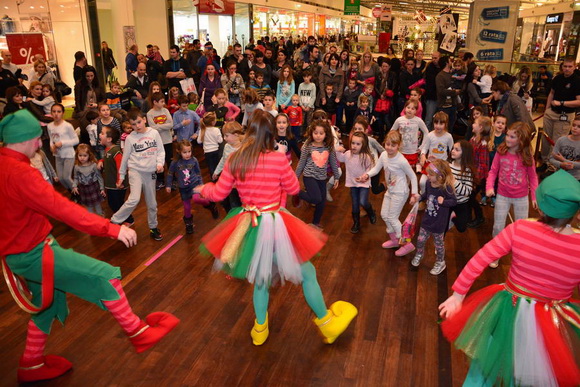 Supernova: Božićni koncert Ivane Kindl i posjet Djeda Božićnjaka, Foto: Iva Perinčić Supernova: Božićni koncert Ivane Kindl i posjet Djeda Božićnjaka, Foto: Iva Perinčić