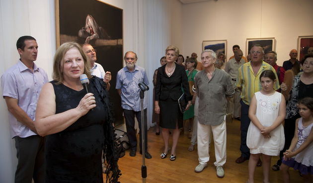 Split, 140712.Palaca Milessi.U okviru 58. Splitskog ljeta u Galeriji Milessi veceras je otvorena retrospektivna izlozba pariskog slikara Vladimira Velickovica.Na fotografiji: ministrica Andrea Zlatar otvorila je izlozbu.Foto: Vojko Basic / CROPIX