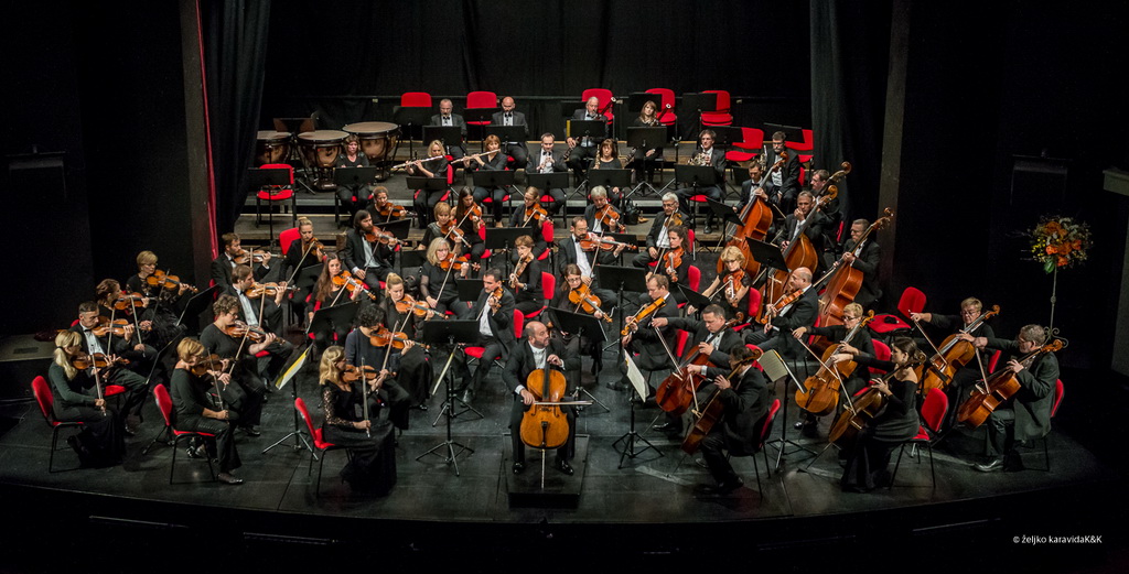 Simfonijski orkestar HRT-a pod ravnjanjem Enrica Dinda otvorio koncertnu sezonu u Zadru Simfonijski orkestar HRT-a pod ravnjanjem Enrica Dinda otvorio koncertnu sezonu u Zadru