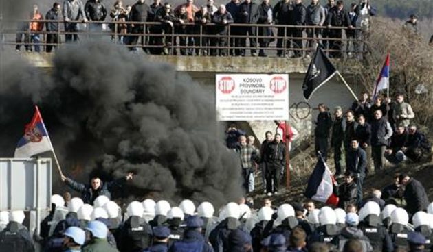 Srbija neredi 1 (Foto: Reuters)