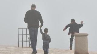 Zadar već treći dan okovan gustom maglom. Foto: Dino Stanin/Pixsell