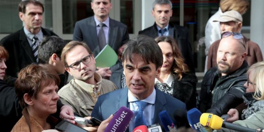 Na Iblerovom trgu zavrsen je cetvrti krug pregovora izmedju Koalicije Hrvatska raste i Mosta. Nakon pregovora predstavnici koalicija dali su izjave za medije. Photo: Patrik Macek/PIXSELL Na Iblerovom trgu zavrsen je cetvrti krug pregovora izmedju Koalicije Hrvatska raste i Mosta. Nakon pregovora predstavnici koalicija dali su izjave za medije. Photo: Patrik Macek/PIXSELL