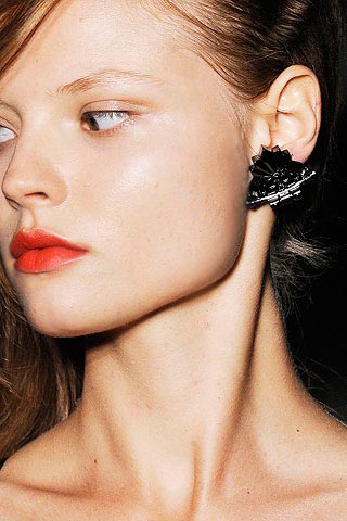 Naušnice kao nezaobilazan detalj ove sezone