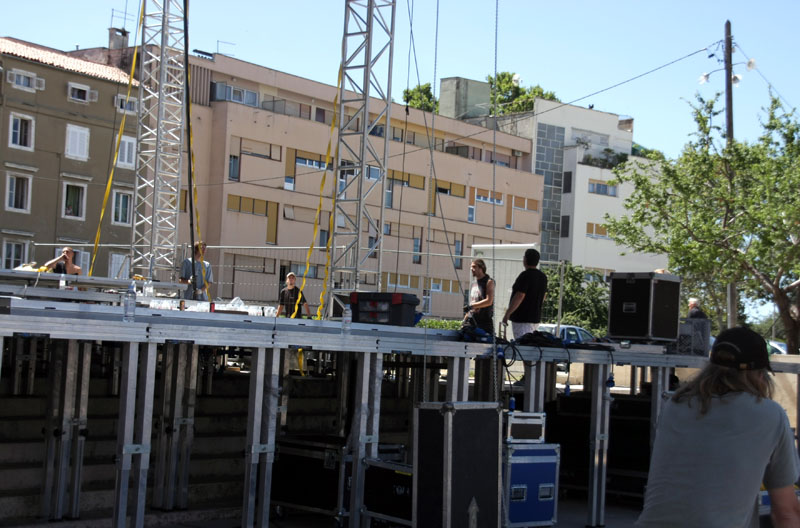 Pozornica i tribine za koncert Josea Carrerasa