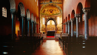 Izložba fotografija Ive Pervana i Mladena Radolovića Mrlje u crkvi SV.Donata Izložba fotografija Ive Pervana i Mladena Radolovića Mrlje u crkvi SV.Donata