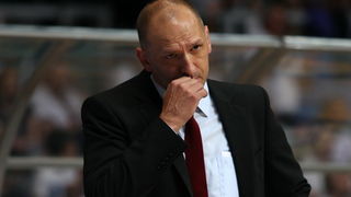 Zagreb, 180513.
Dvorana Kresimira Cosica. Kosarkaska utakmica polufinala doigravanja za prvaka Hrvatske (1 utakmica) izmedju KK Zadar i KK Cedevita.
Na fotografiji: trener Cedevite Jaksa Vulic.
Foto: Jure Miskovic / CROPIX Zagreb, 180513.
Dvorana Kresimira Cosica. Kosarkaska utakmica polufinala doigravanja za prvaka Hrvatske (1 utakmica) izmedju KK Zadar i KK Cedevita.
Na fotografiji: trener Cedevite Jaksa Vulic.
Foto: Jure Miskovic / CROPIX