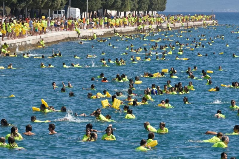 Jubilarni 10. dm Millennium Jump na zadarskoj rivi, Photo: Dino Stanin/PIXSELL Jubilarni 10. dm Millennium Jump na zadarskoj rivi, Photo: Dino Stanin/PIXSELL