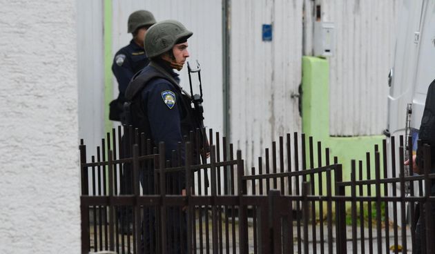 Požega: Muškarac se zabarikadirao u kuću i prijeti da će se raznijeti bombom