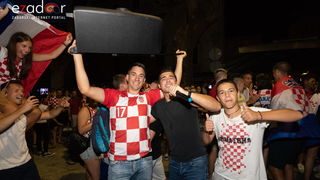 Čudesna noć: Velika fešta ulicama Zadra nakon plasmana Vatrenih u finale SP Čudesna noć: Velika fešta ulicama Zadra nakon plasmana Vatrenih u finale SP