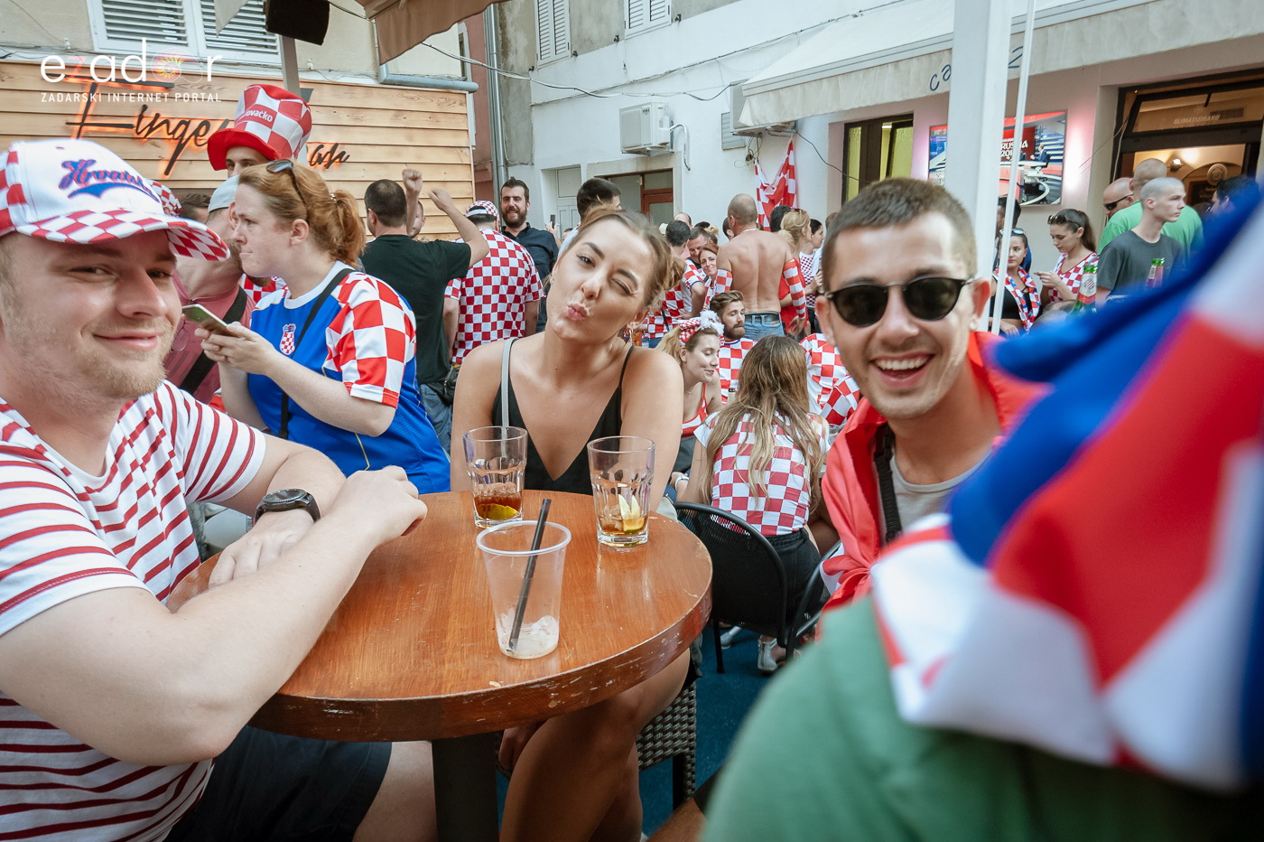 Navijačko ludilo u Zadru za vrijeme i nakon finala Svjetskog prvenstva Navijačko ludilo u Zadru za vrijeme i nakon finala Svjetskog prvenstva